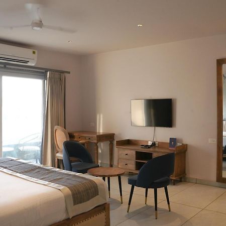 Ariena By Spree Hotels Goa Morjim Kültér fotó